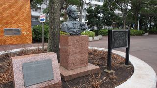 あかつき公園の端にあります