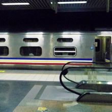 KLセントラル駅,地下ホーム。KLIAエクスプレスは別ホーム