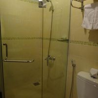 排水溝が詰まっていてシャワールームから水があふれてましたぁ。