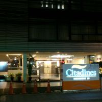 スクンピットに数店