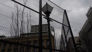 明石小学校のわきにあります