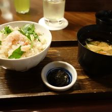 大釜炊きのご飯が嬉しい。