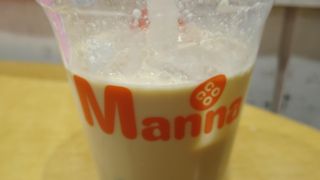 横浜ワールドポーターズ１Fにあるスイーツスタンド