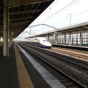 新幹線で通勤、あついぞ　「熊谷駅」