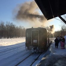 今年最後の川湯温泉駅発のSLをみんなで見送りました。