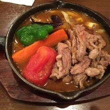 ラムステーキ入りスープカレーです。