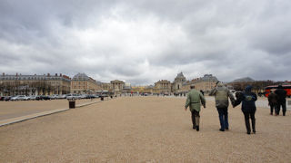 ある程度の知識を持ってから行くべき