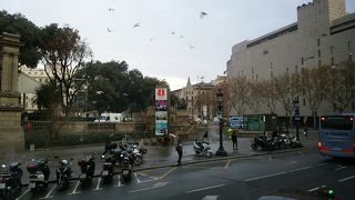 バルセロナ観光の交通の要衝