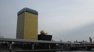 超有名ビル。子供は別の意味で興奮