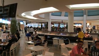 スリアKLCC ４階のフードコート・【ラサ フード アリーナ】