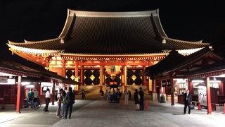 夜の浅草寺