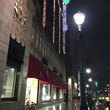 御堂筋側玄関から