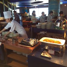 ビュッフェ形式 