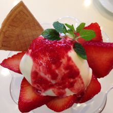 パフェを上から撮りました