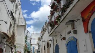 ガルガーノ半島の美しい白い街♪