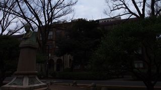 東京大学構内にあります