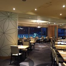 朝イチで入りました。