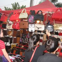 ホテルの前はナイトマーケット