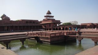 わずか１４年しか使われなかった勝利の都