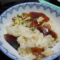 夕食のお料理（名物のてこね寿司、おかわりできます、おいしい）