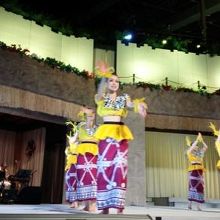 モデルのように細いダンサー