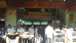 ダシャ―シュワメードロードのローカルレストラン