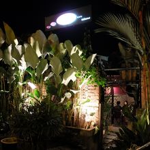 二つある出入り口の内の一つ。