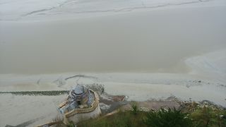 西のテラスから見ることができます。