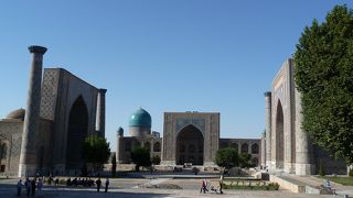 世界で最も美しい、完璧な美しさのひろば　