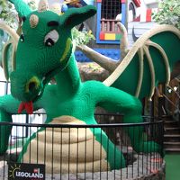 ホテルに入ってすぐ、フロントの前。