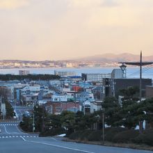 道幅の広い二十間坂
