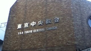 モーツアルト通りの入口にある教会