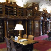 宮殿内の図書館
