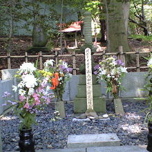 小坂観音　由布姫の供養塔