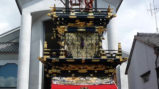 　天下の高山祭にヒケを取らない、規模の大きさと絢爛豪華!さ