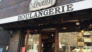 代々木の有名天然酵母パン屋