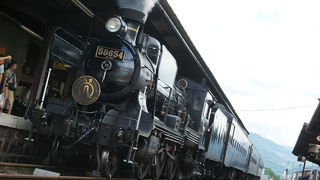 駅弁の立ち売りおじさんが今もいらっしゃいます。