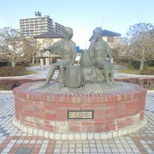 政夫と民子の像