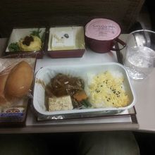 待ちに待った機内食