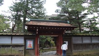 兼六園から成巽閣に入る門