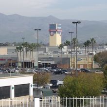 VTA のLIGHT RAIL, GREAT MALL 駅 