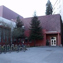 SJSU の学内シアタ