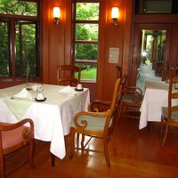 レストランの席