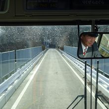 ＢＲＴ専用道です。