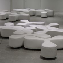 SANAAのデザインチェア　地下にあるフラワーチェア