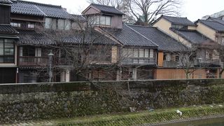 浅野川沿いの茶屋町