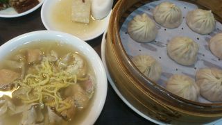 お店ちょっと狭い