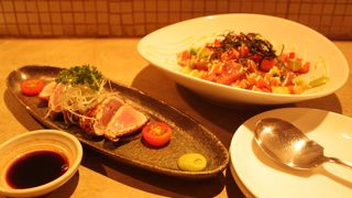 料理が出てこない。サービスもイマイチ。次はない。