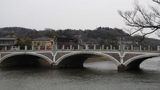 ひがし茶屋街と主計町茶屋街を結ぶ橋