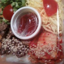 きれいなビビンバ丼です。